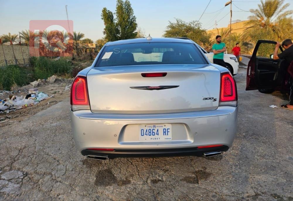كرايسلر 300